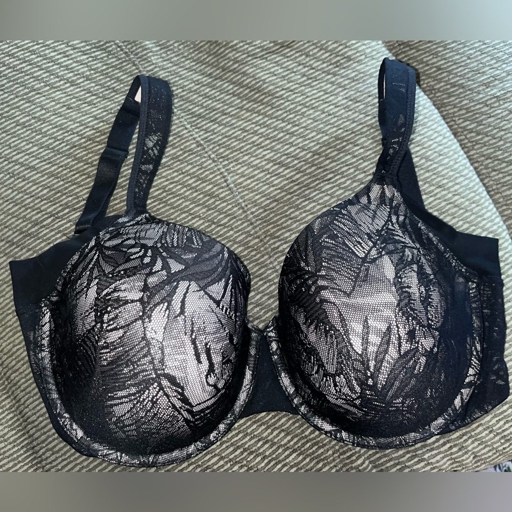 Paramour Bra. Molded and lined cups.     Size 36 G